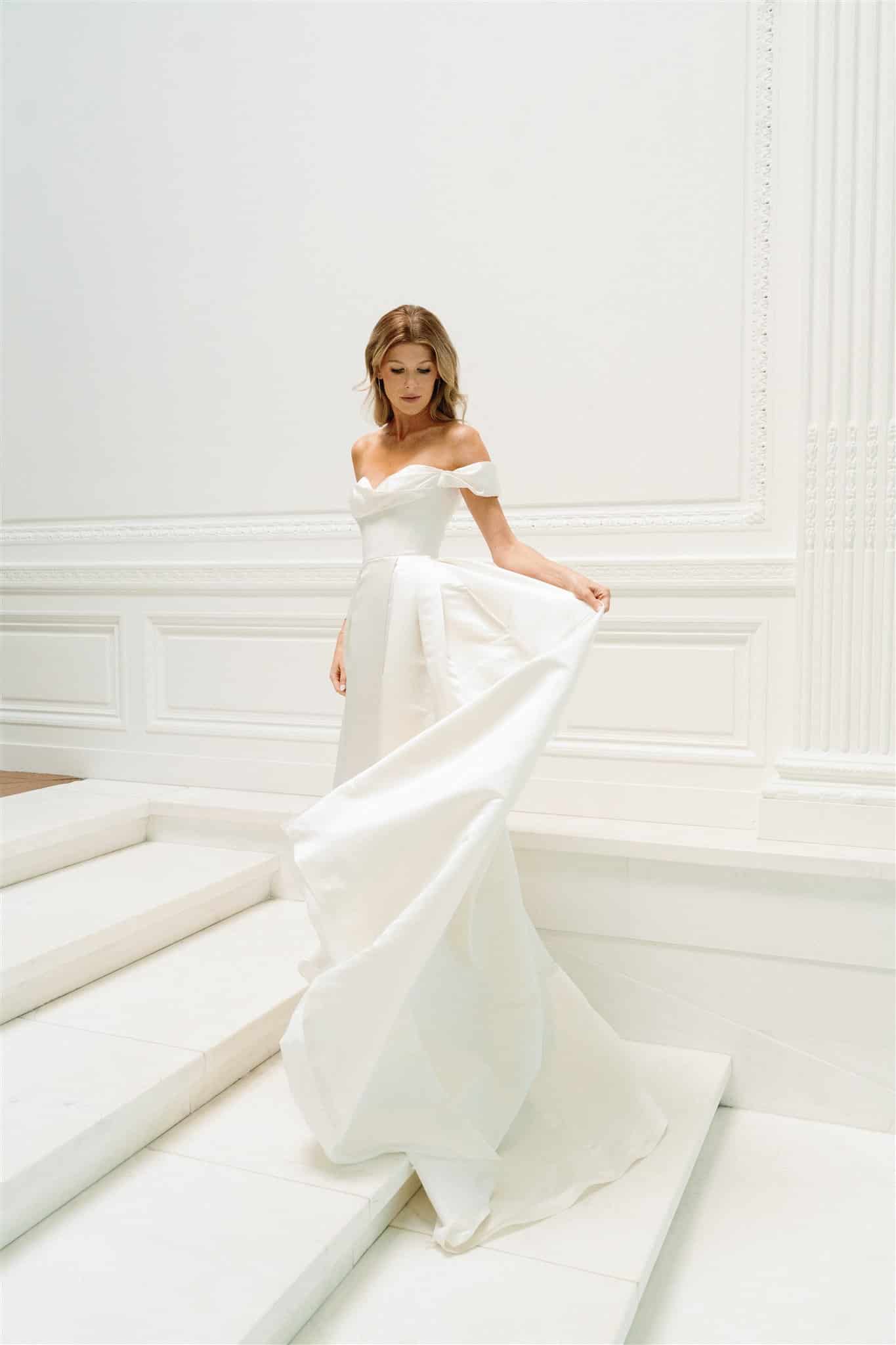 Amanda Young New York wedding photographer captures elegant wedding with Lyndsey Hamilton Events.